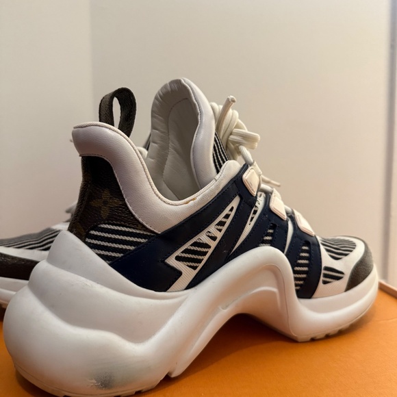 Louis Vuitton Patent Monogram Archlight Sneaker - Picture 3 of 9